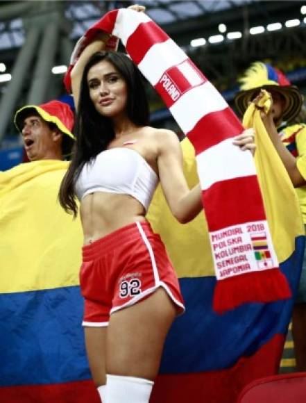 Así de sexy llegó esta aficionada polaca al estadio de Kazán para el partido contra Colombia.