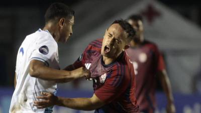 El Guatemala vs Costa Rica fue un duelo de mucho roce.
