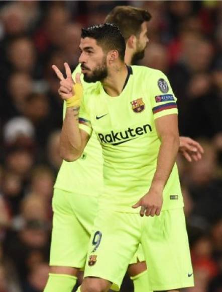 El típico festejo de Luis Suárez tras dar el VAR por bueno el gol.