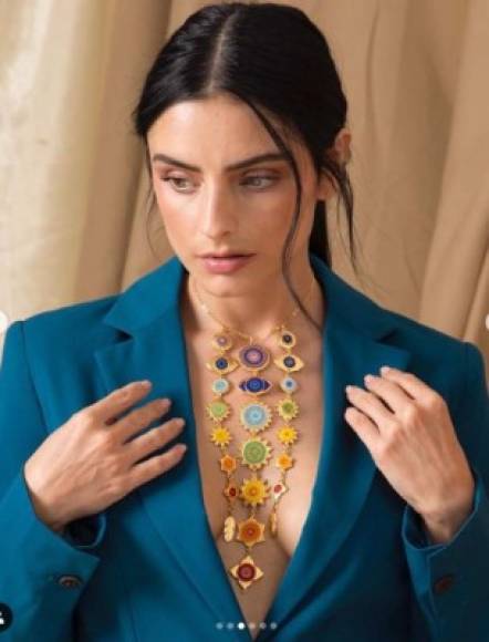 A un año de haber dado a luz a su preciosa hija Aislinn se encuentra de lleno en sus proyectos como el lanzamiento de su nueva línea de joyas inspirada en los chakras.