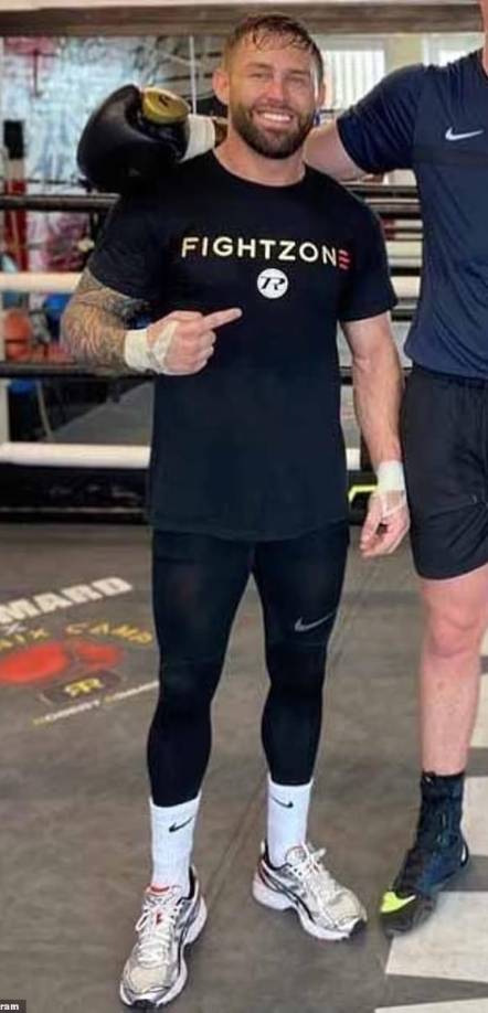 Muchas mujeres afirmaron que es posible que no le digan a la policía dónde está si lo encuentran debido a su físico bronceado y tonificado.