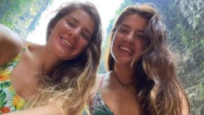 Dos turistas británicas sobrevivieron al ataque de un cocodrilo mientras nadaban en una laguna de Puerto Escondido, México, gracias al heroísmo de una de ellas que luchó contra el animal para arrebatarle de las fauces a su hermana gemela.