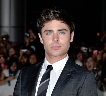 Zac Efron sale de rehabilitación por consumo de cocaína