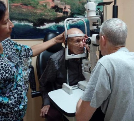 Oftalmólogos de EUA atenderán este mes en la Clínica del Ojo de El Progreso