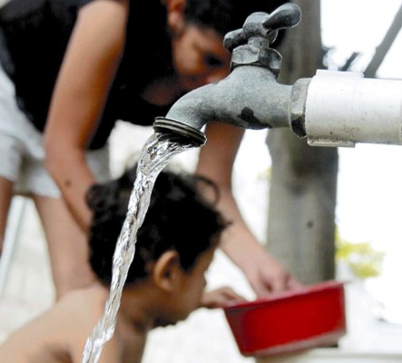 Sampedranos derrochan el 40% del agua