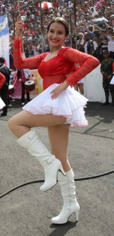 Andrea Montalbán robó las miradas en el desfile del 15 de septiembre en Tegucigalpa.