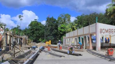 El trabajo avanza en la colonia Fesitranh y se espera que esté lista para mediados de enero. Foto: Cristina Santos