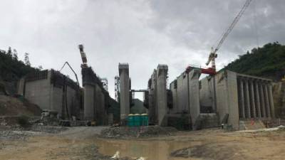 Las obras de la cortina están bastante avanzadas.