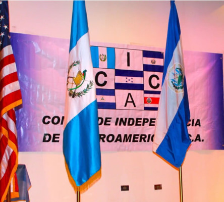 Premian a hondureña en Nueva York