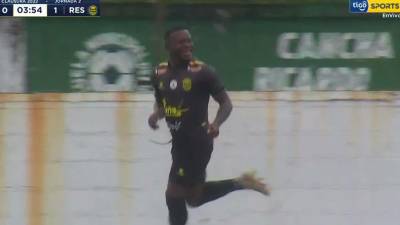 Júnior Lacayo necesitó de tres minutos para estrenarse en Real España