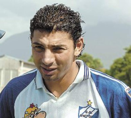 Naif podría jugar en Costa Rica