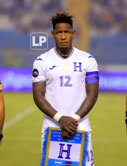 Romell Quioto con el gafete de capitán de la Selección de Honduras.