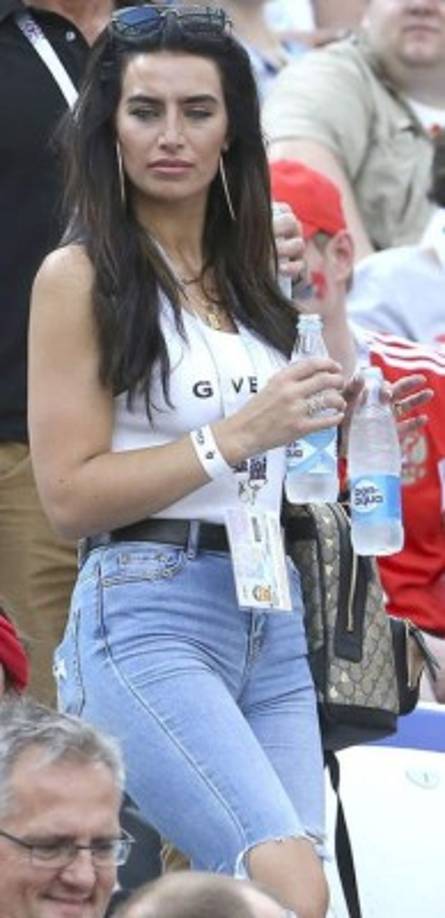 Sin embargo, la situación volvió a repetirse. “En julio (2019) pasó otra vez. Esto hizo que me llene de dolor, me siento muerta por dentro. No puedo entender la razón por la que decidió hacerme daño después de tres niños. No hice nada para merecerlo. Lo amo, pero no puede ser así”, añadió para The Sun.