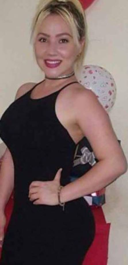 Luisa es la linda esposa del delantero James Cabezas del Juticalpa.