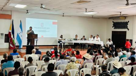 El alcalde de Copán Ruinas, Mauricio Arias, presidió un cabildo abierto en el salón municipal en donde se declaró priorizar 5 proyectos de inversión para el municipio.