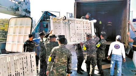 <b><span class=mln_uppercase_mln>Trabajo.</span></b> En 14 meses estará listo el nuevo hospital de Roatán.