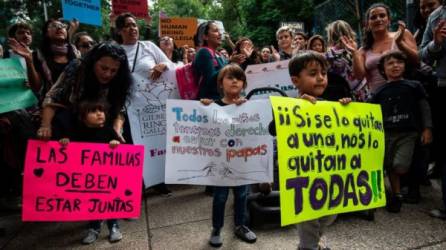 Las familias migrantes piden al Gobierno poder ser reunificadas con sus hijos en EEUU./AFP.