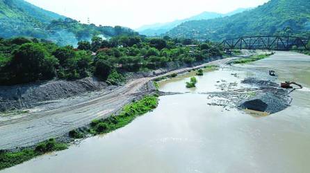 Río Chamelecón entre Villanueva y San Pedro Sula.