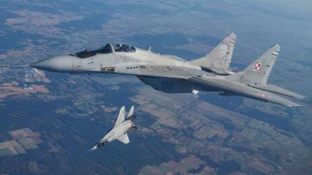 Los cazas MIG ayudarán a reforzar la defensa aérea ucraniana, según el Gobierno de Zelenski.