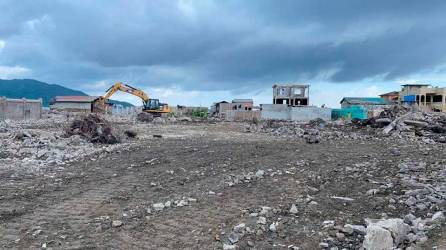 Labor. La maquinaria municipal y del Gobierno ya tiene listo el área para reconstruir el cayo.