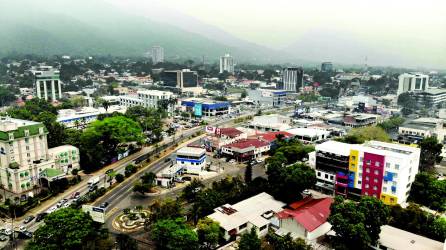 San Pedro Sula tiene un desfase de obras de más de 20 años. Foto/drone: La Prensa
