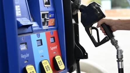 Estados Unidos registra una caída en los precios del combustible en las últimas semanas.
