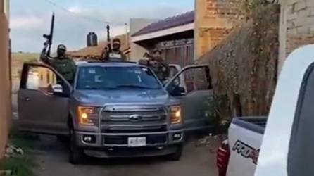 Presuntos miembros del Cártel de Jalisco Nueva Generación presumieron ayer su llegada a una localidad del Municipio de Tizapán El Alto, a través de un video difundido en redes sociales.