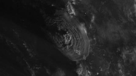 El Servicio de Meteorología de la isla estadounidense de Hawai captó el momento de la erupción.