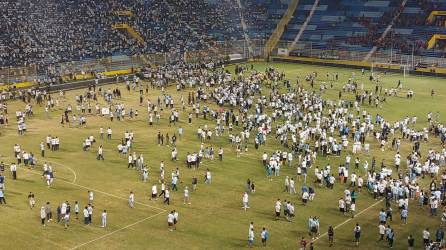 Se reportaron varios lesionados y al menos nueve fallecidos en la estampida.