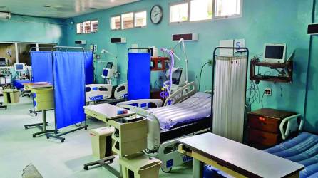 En el hospital del Tórax, cuatro salas han sido cerradas debido a la baja demanda de pacientes.