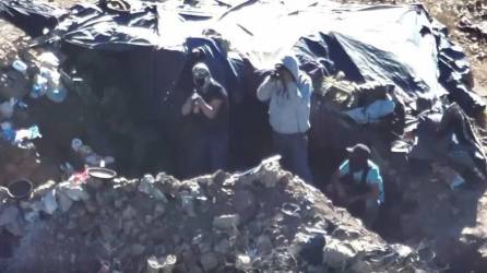 Supuestos ‘halcones’ del cártel de Sinaloa derribaron un dron estadounidense que descubrió su campamento en la frontera con Arizona.