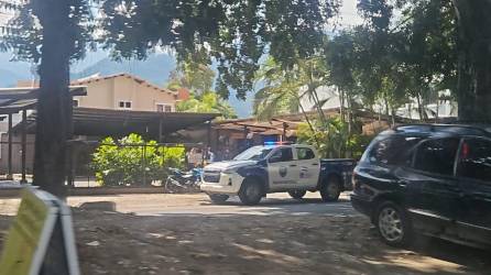 Escena del crimen donde fue asesinado un hombre este miércoles en San Pedro Sula.