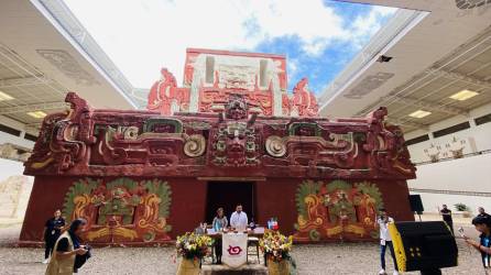 Honduras realizó un acto formal de entrega de la presidencia pro témpore de la Organización Mundo Maya a Belice en el Museo de Esculturas del sitio Maya de Copán.