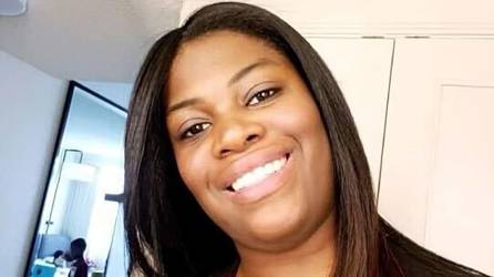Ajike Owens, mujer afroamericana asesinada por su vecina en Ocala, Florida.