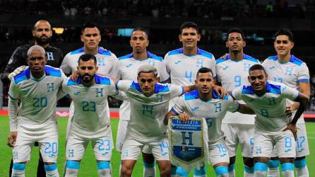 El 11 titular de la selección hondureña que perdió 2-0 ante México en el estadio Azteca.