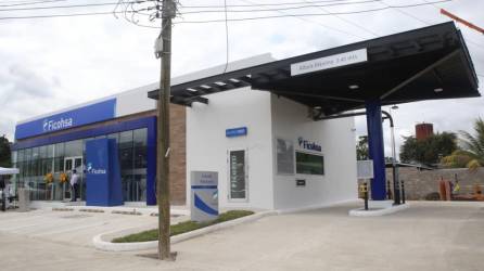 En la nueva agencia, Banco Ficohsa ofrece a sus clientes el respaldo, solidez e innovación de una banca regional.
