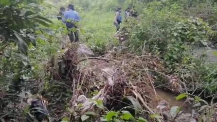 El cadáver de la menor fue encontrado por vecinos que caminaban a cercanías de una quebrada en Siguatepeque, Comayagua.