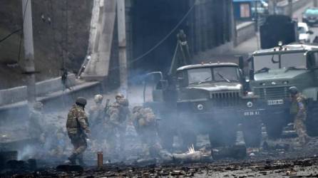 Soldados en la zona de guerra entre Rusia y Ucrania.