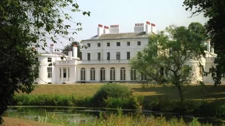 El rey Carlos III del Reino Unido retiró al príncipe Harry y su esposa Meghan el uso de Frogmore Cottage, la residencia en los terrenos del Castillo de Windsor que ocupan desde 2019, para ofrecérsela a su hermano, el príncipe Andrés, según ha revelado el diario “The Telegraph”.