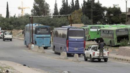 La ONG detalló que los desplazados se dirigieron a otras áreas de esa provincia que están bajo el control de las Fuerzas de Siria Democrática. EFE/Archivo