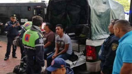 Policías del DF rescataron ayer a 19 migrantes hondureños -adultos y niños- que permanecían en un hotel de la alcaldía Gustavo A. Madero en Ciudad de México.