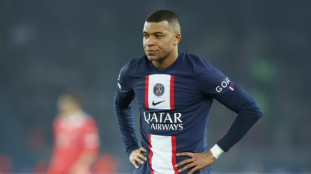 Mbappé mantiene su postura de cumplir su contrato con el PSG.