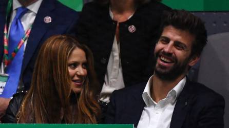 Después de varios días de rumores, la cantante colombiana, Shakira y el futbolista Gerard Piqué han confirmado el fin de su relación.