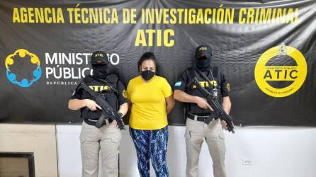La detenida es Karen Antonia Urbina Ulloa.