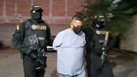 El detenido fue identificado como Arístides Cruz Guillen (52).