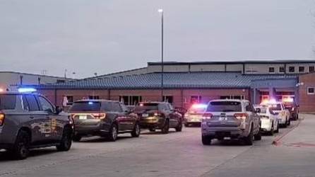 La policía de Iowa responde a un tiroteo escolar en una secundaria.