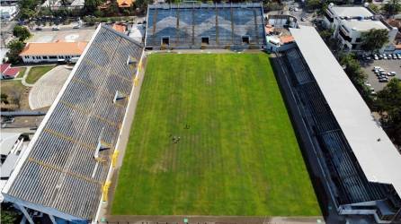 La nueva cancha del estadio Morazán no podrá usarse por la contaminación de hongos que tiene.