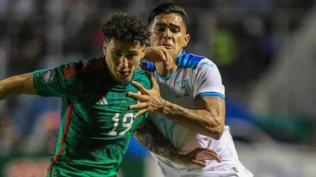 Luis Palma fue un dolor de cabeza para el lateral Jorge Sánchez en la ida del Honduras vs México donde la H lo ganó 2-0.
