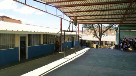 Maestros y alumnos contagiados con covid-19 en escuelas de Choluteca