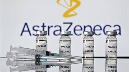 AstraZeneca fue una de las primeras farmacéuticas en aprobar una vacuna anticovid.